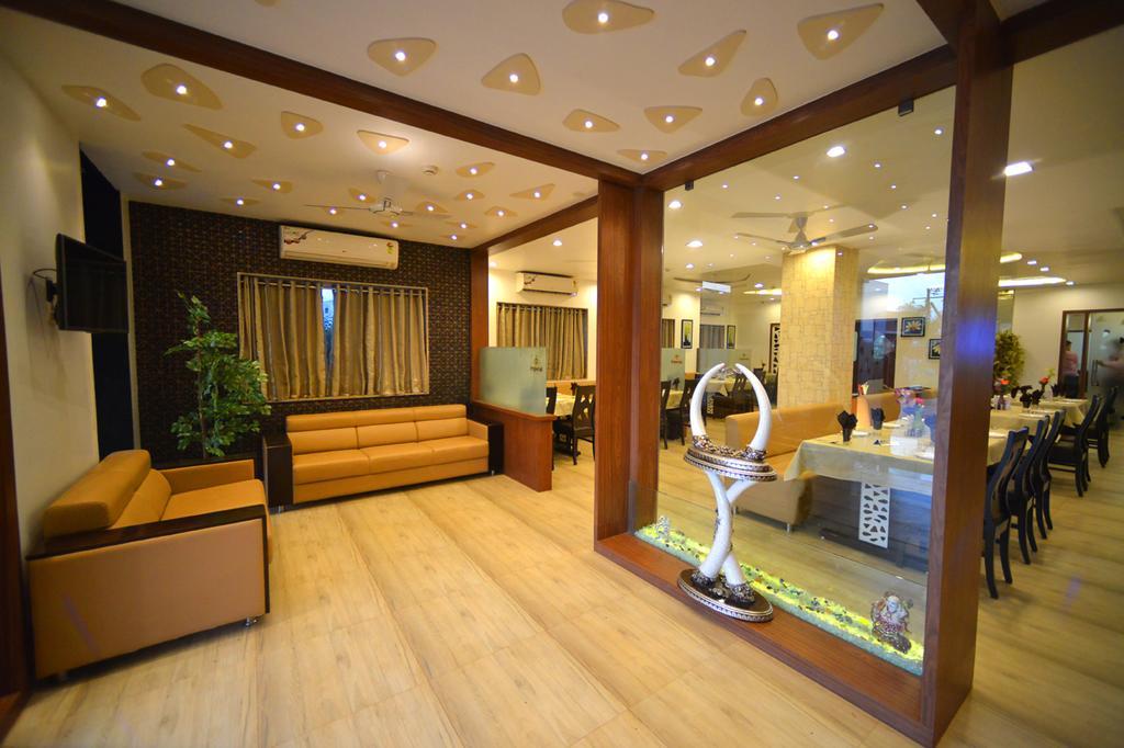 The Grand Imperial Hotel Morbi Eksteriør billede