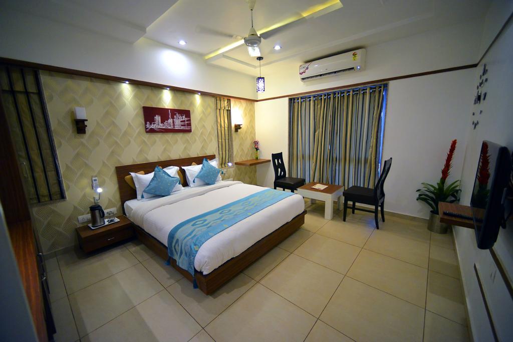 The Grand Imperial Hotel Morbi Værelse billede