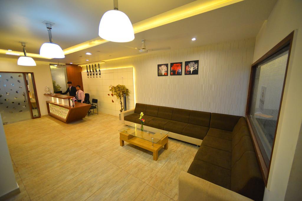 The Grand Imperial Hotel Morbi Eksteriør billede