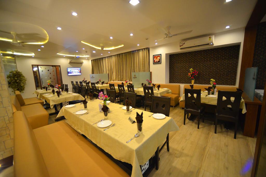The Grand Imperial Hotel Morbi Eksteriør billede