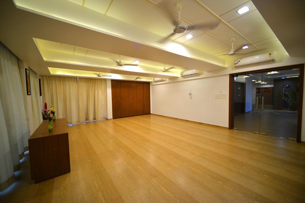 The Grand Imperial Hotel Morbi Eksteriør billede